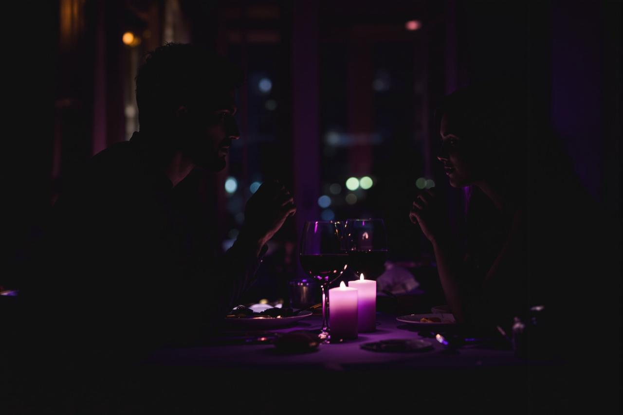 某明星夫妻庆祝结婚纪念日，女方全程黑脸被质疑婚姻危机